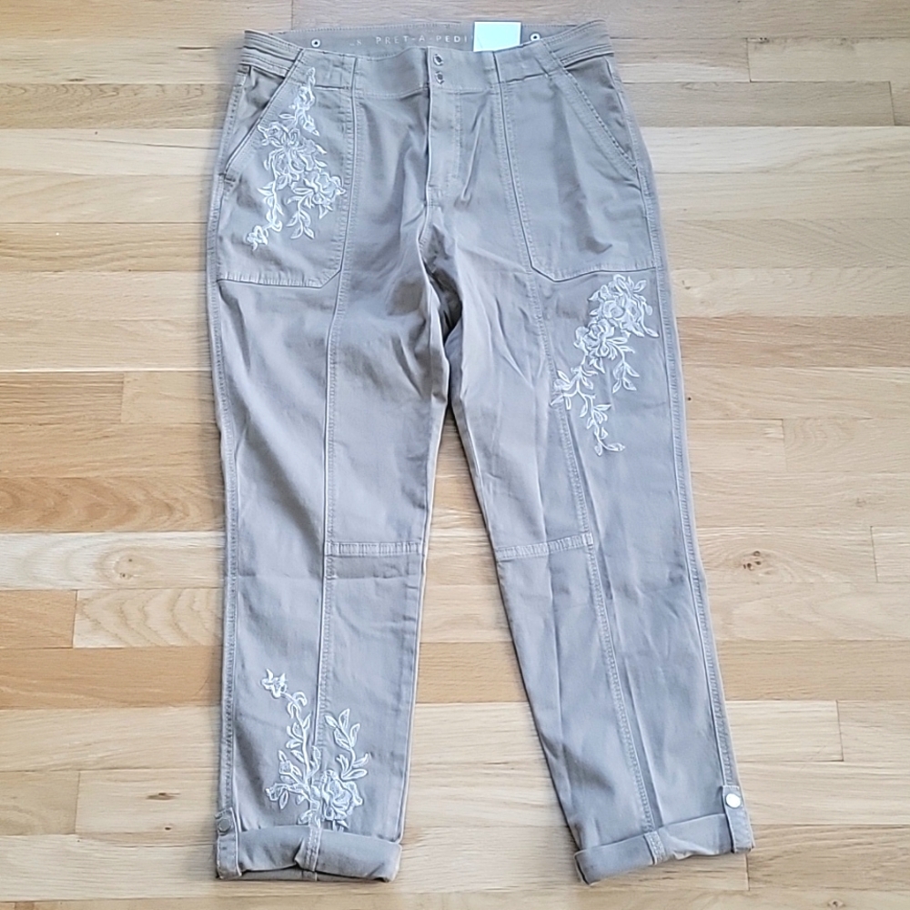 NWT! Cropped Pants - Size 8